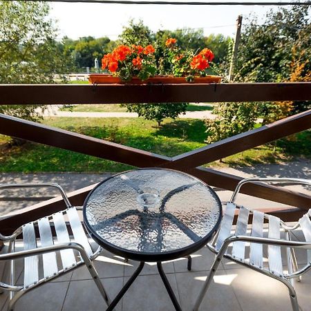 Guest House Shale Winnyzja Exterior foto